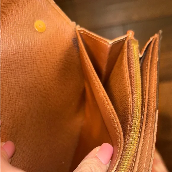 Louis Vuitton Brown and Tan Monogram Wallet - Picture 13 of 16